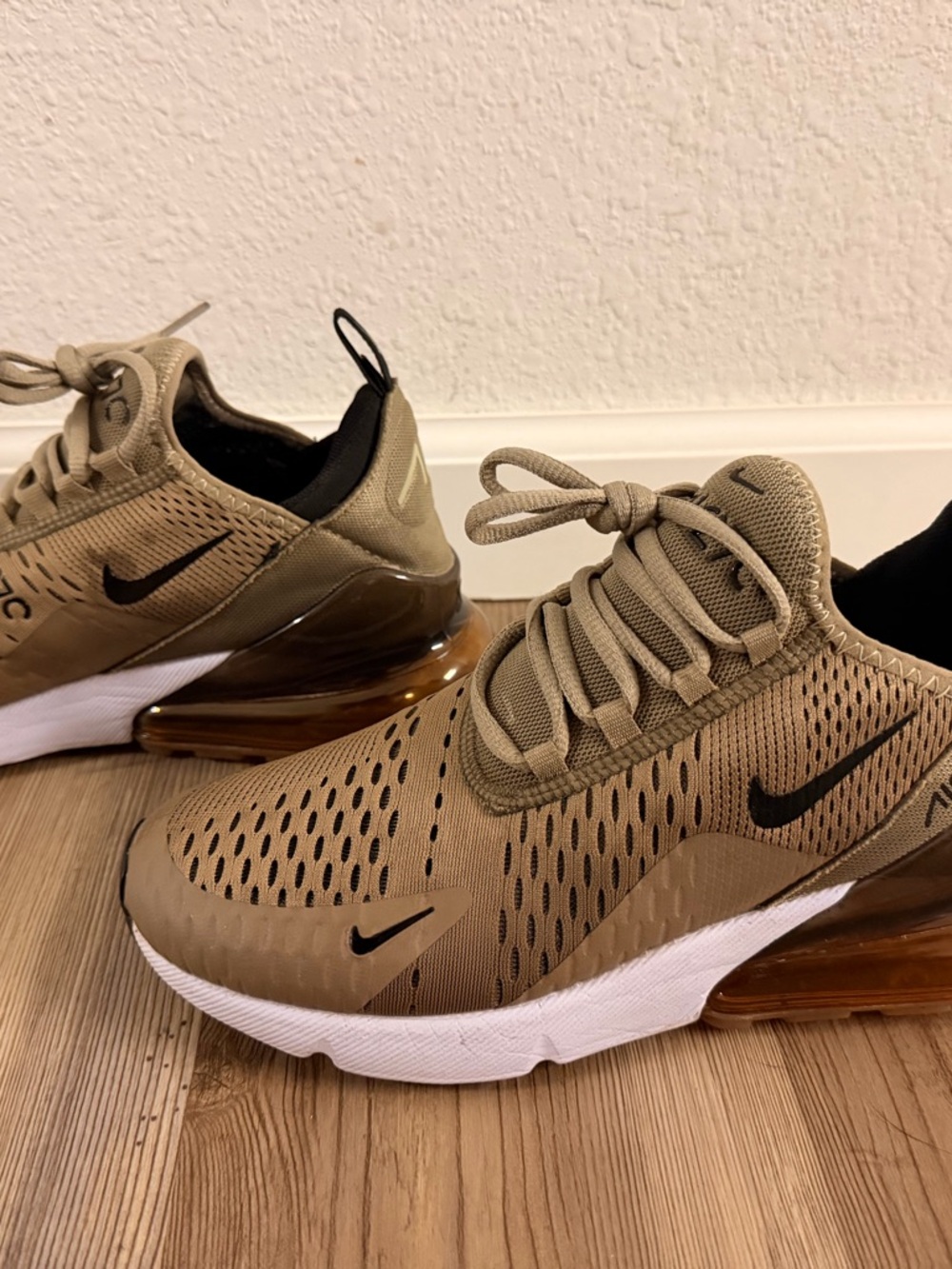 Nike women’s Sneakers - Brown/Black/White - Picture 2 of 6